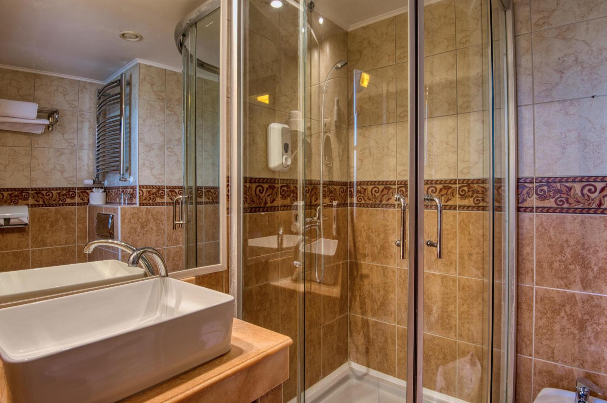 Hotel Bellevue Естергом Екстериор снимка