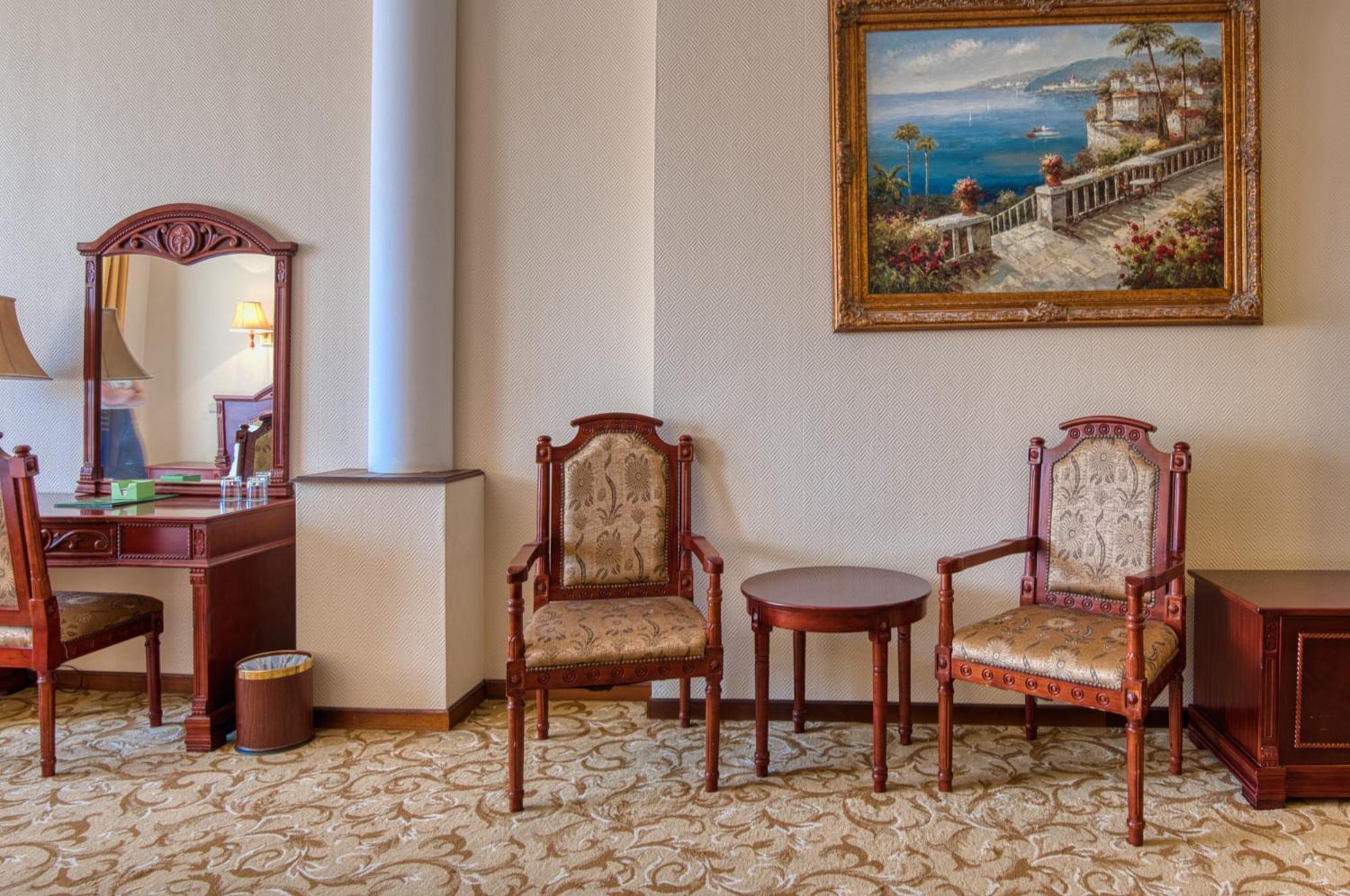 Hotel Bellevue Естергом Екстериор снимка